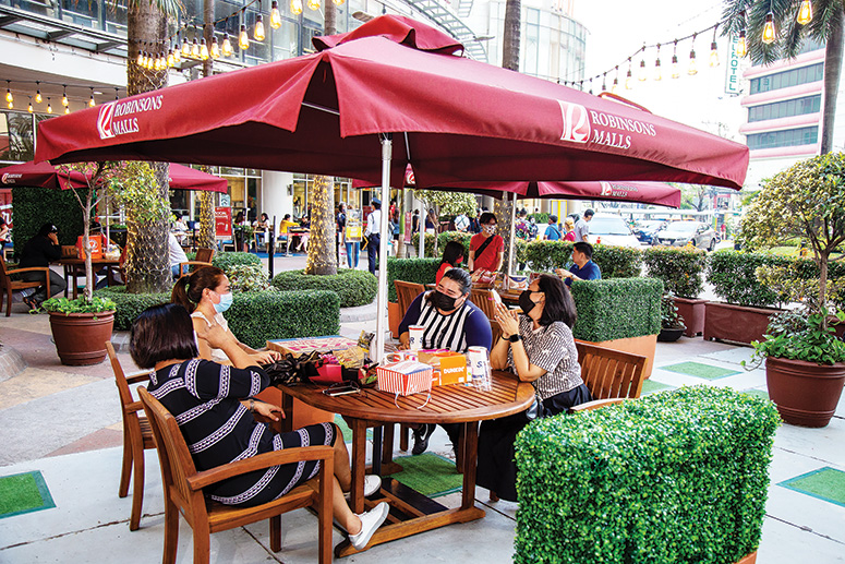 MOMents are best shared—al fresco—at Robinsons Malls • PhilSTAR Life